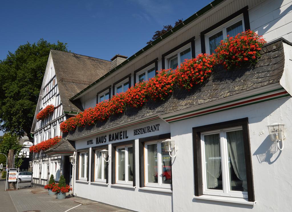 Hotel Haus Rameil Lennestadt Exteriör bild